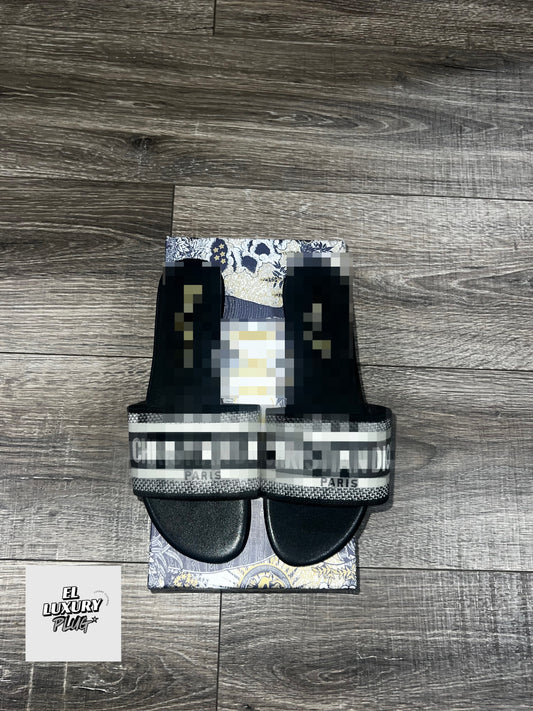 DR SANDALS 01